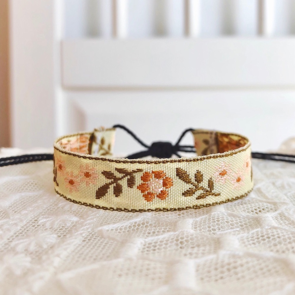 ๑ Vintage Sweet Natural Floral Embroidered Trim Bracelet ๑